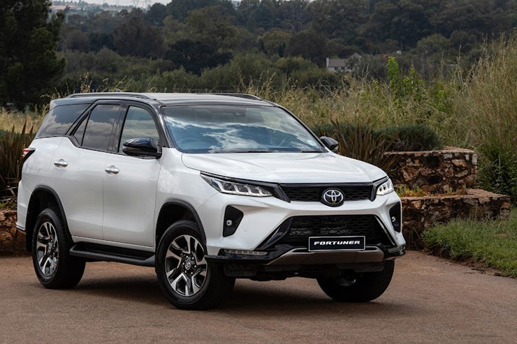 Đầu xe Toyota Fortuner 2024