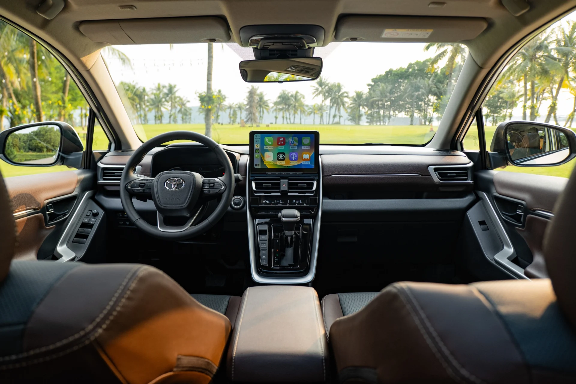 nội thất xe Innova 2023 màu trắng bản Innova Cross