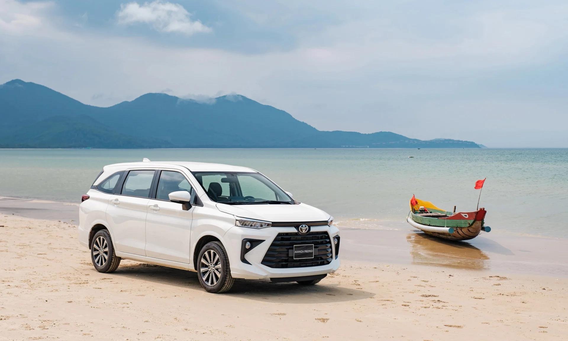 Ngoại thất xe 7 chỗ Avanza Premio