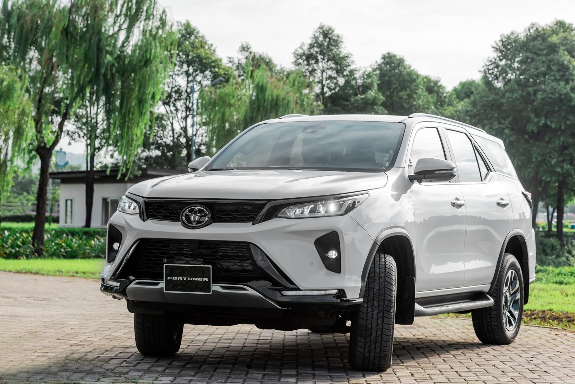 Giá xe Toyota Fortuner máy dầu