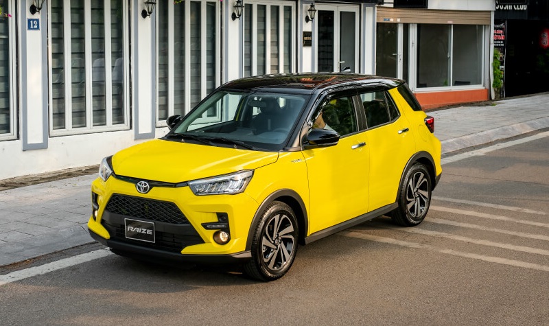 xe Toyota Raize 2022 màu vàng