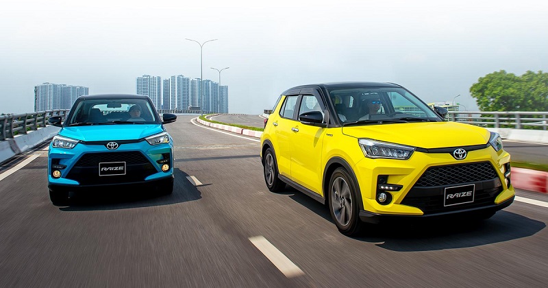 xe Toyota Raize 2022 màu xanh và màu vàng