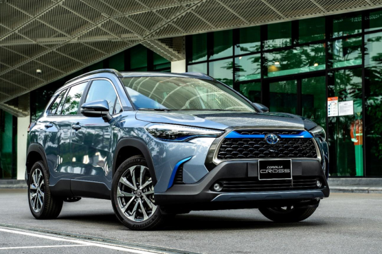 ngoại thất Toyota Cross 2023 1.8G màu xanh xám