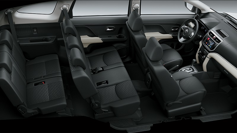 nội thất màu đen 7 chỗ xe Toyota Rush 2022