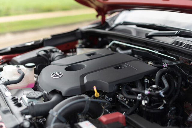 động cơ xe Toyota Fortuner GR Sport 2022