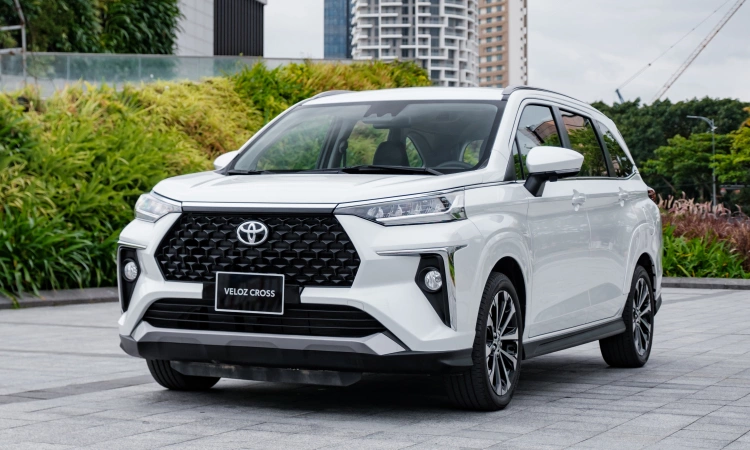 Veloz Cross 2024 bản Top màu trắng
