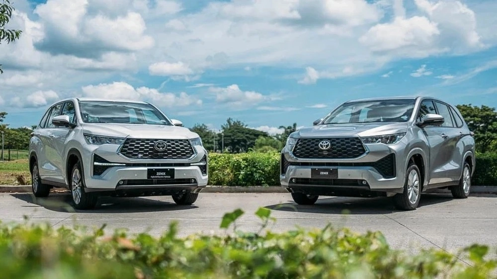 Xe Innova Cross 2023