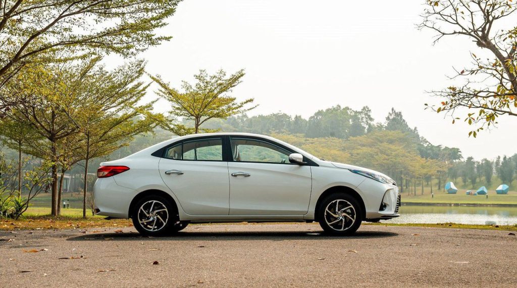 thân xe Vios 2023 màu trắng