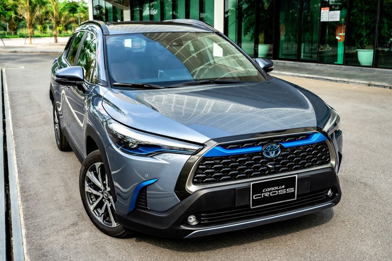 xe Corolla Cross xanh xám 2022