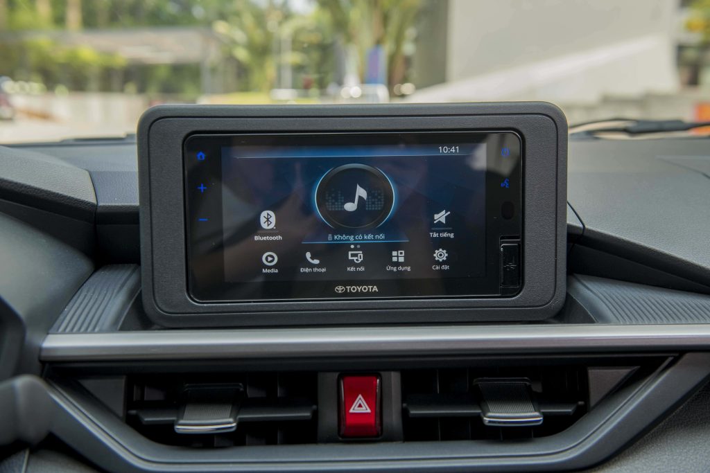 màn hình LED Toyota Wigo 2023 đỏ